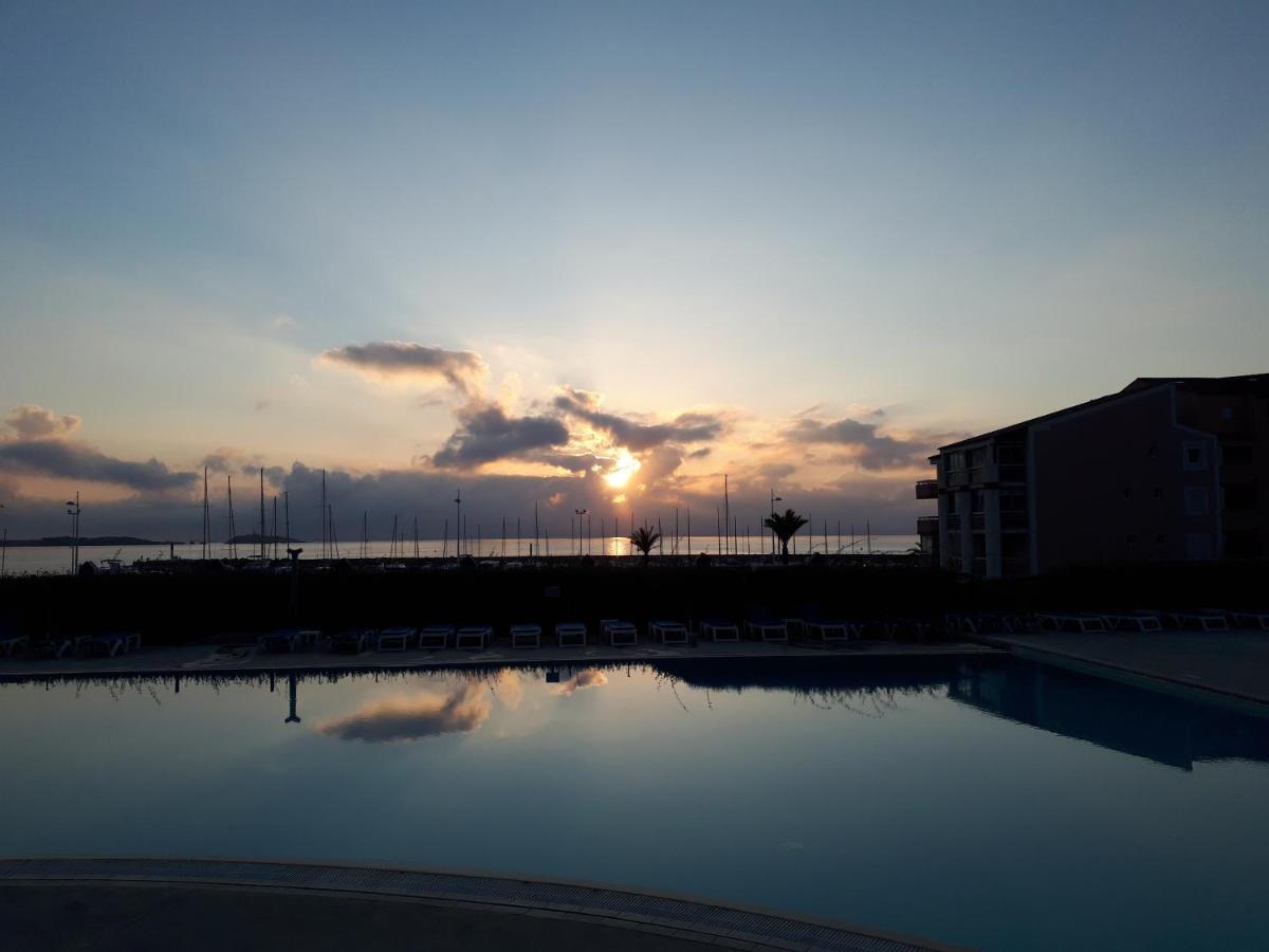 Apartmán Magnifique Rez De Jardin & Piscine & Bord De Mer Six-Fours-les-Plages Exteriér fotografie